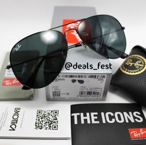 Model Display Ray-Ban Aviator Black RB3025